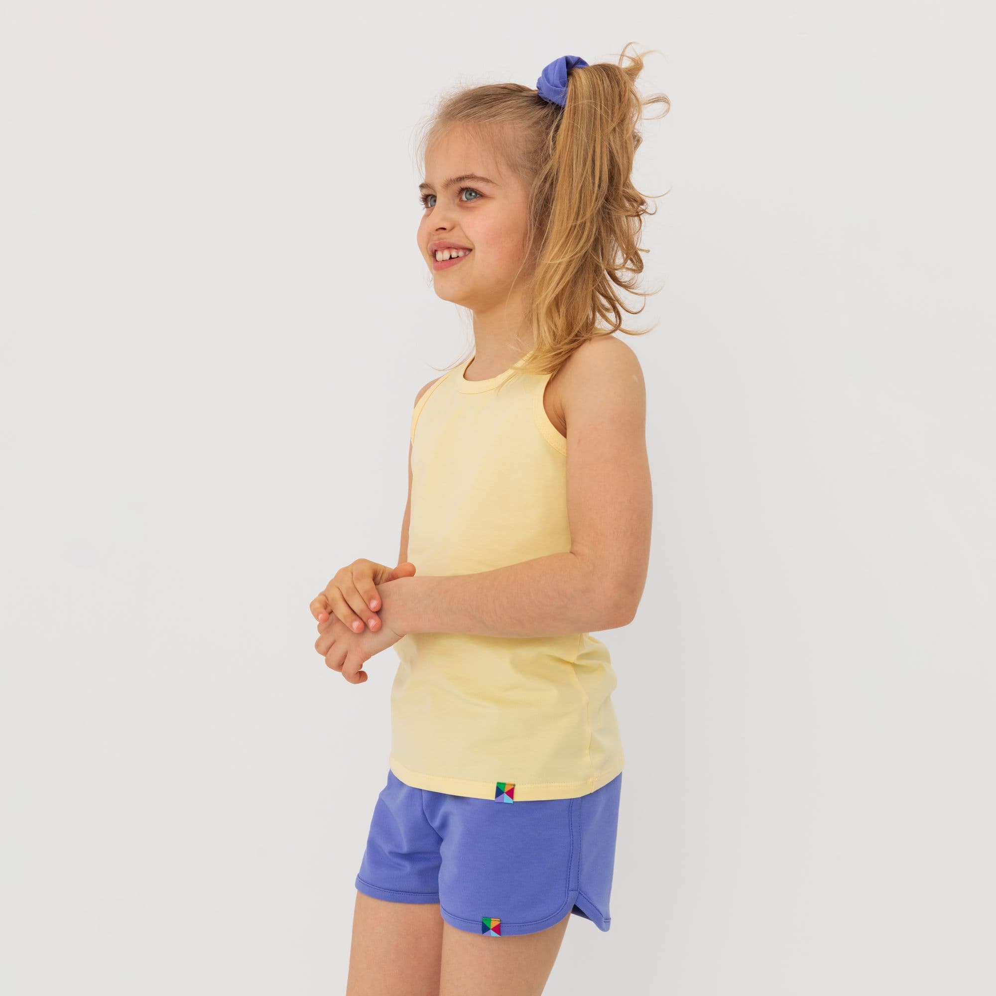 sportowy strój dziewczynka