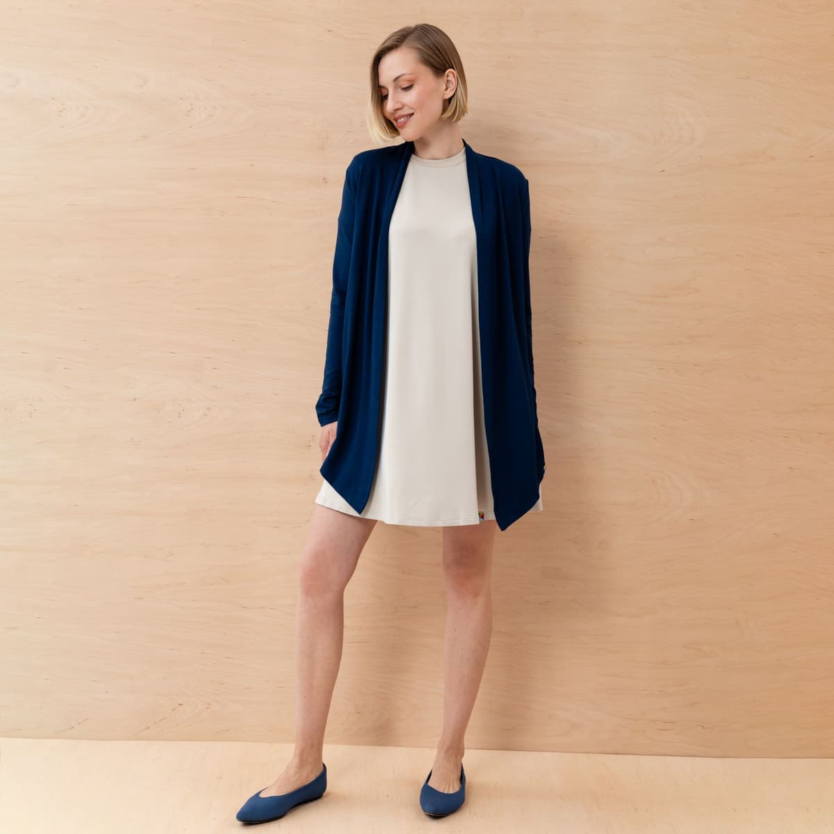 sukienka beżowa krótka